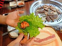 Thịt nướng rau sống